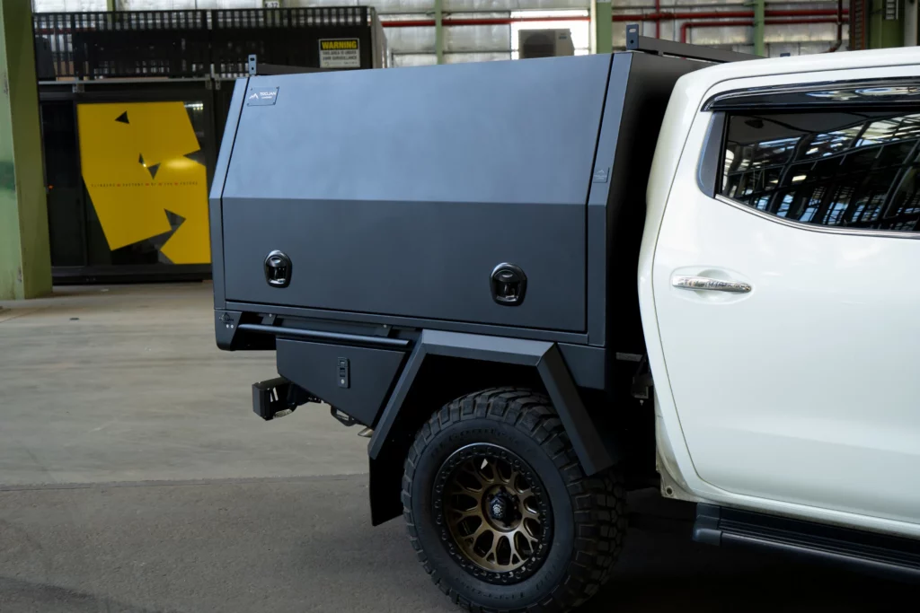 Nissan Navara Drivers Side Service Body
