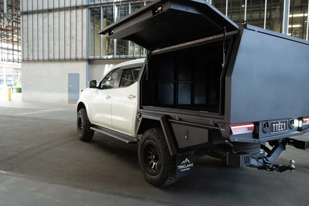 Nissan Navara Passenger Side Service Body