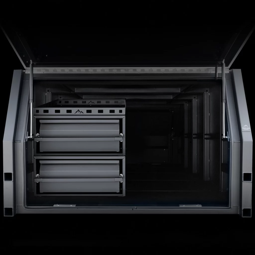 1400mm alloy canopy with stacked driver’s side drawers for organized 4WD storage and quick gear access