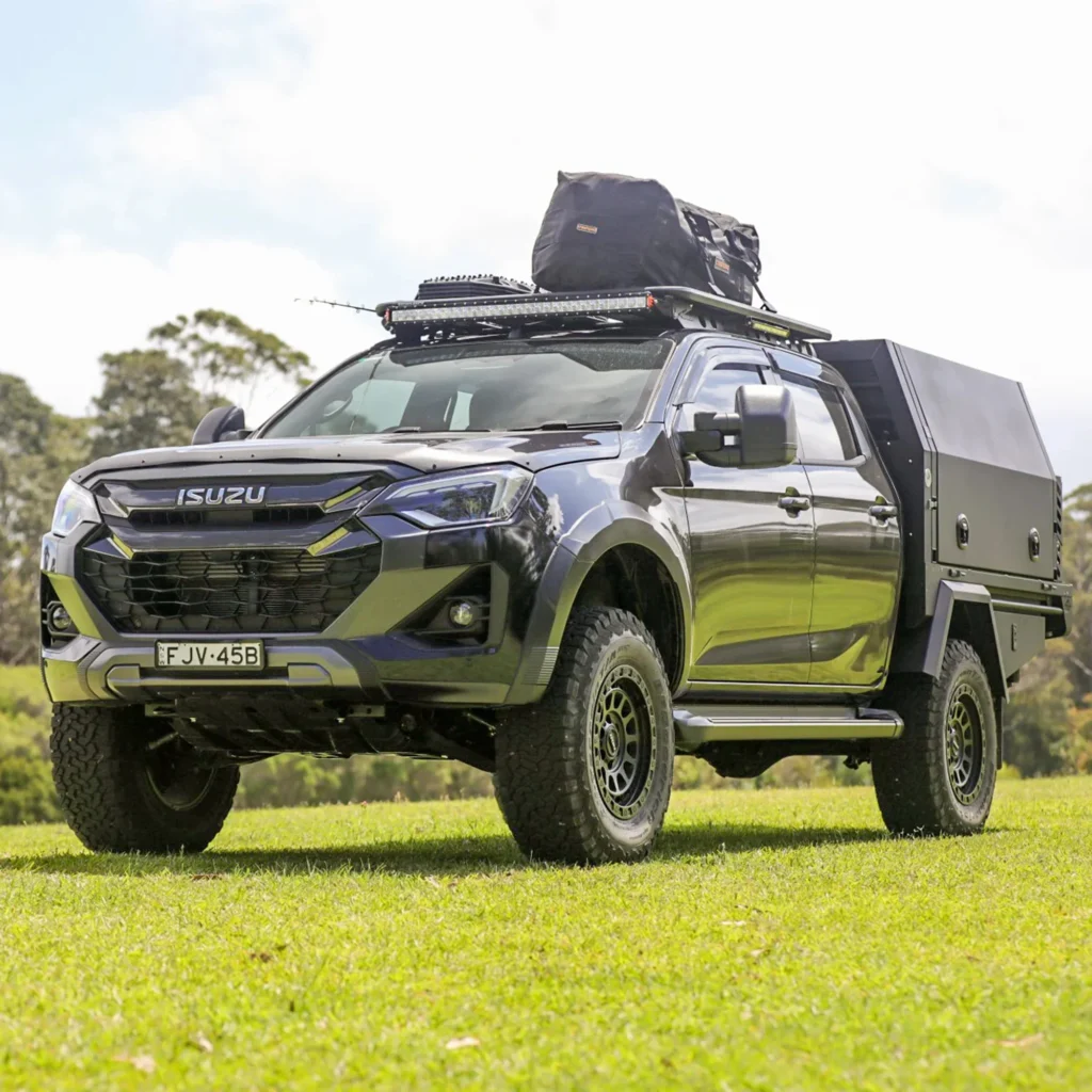 DMAX tray and canopy package