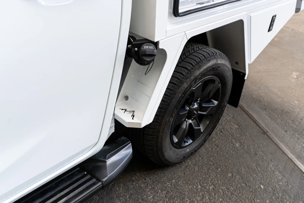 Chassis Mount Canopy Trade Body Footstep and Fuel Filler